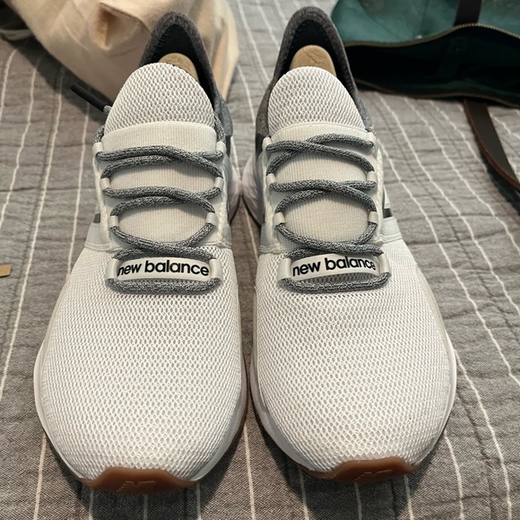 New Balance, never wore - Picture 4 of 5